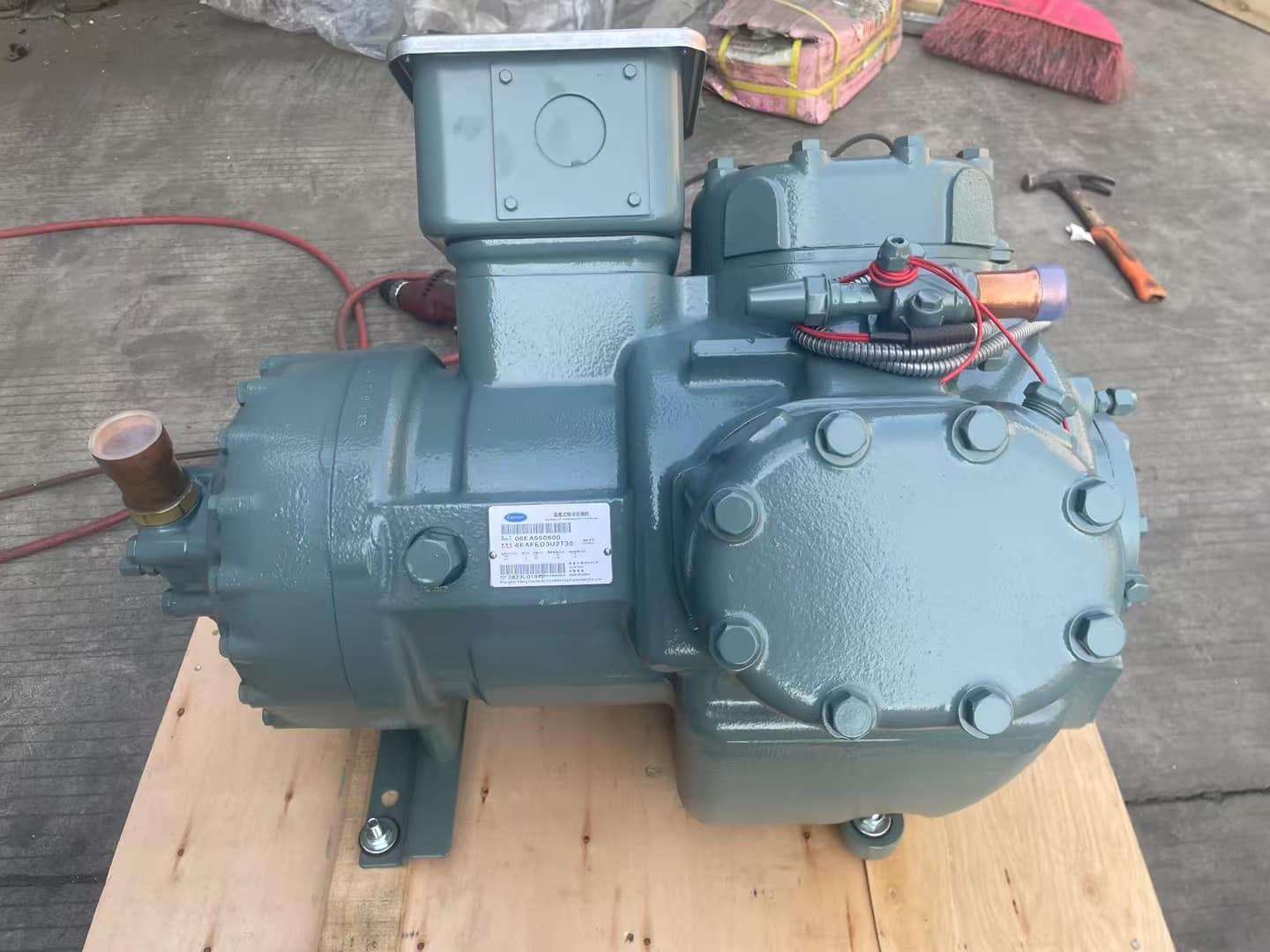 Carrier piston compressor 06EA550600